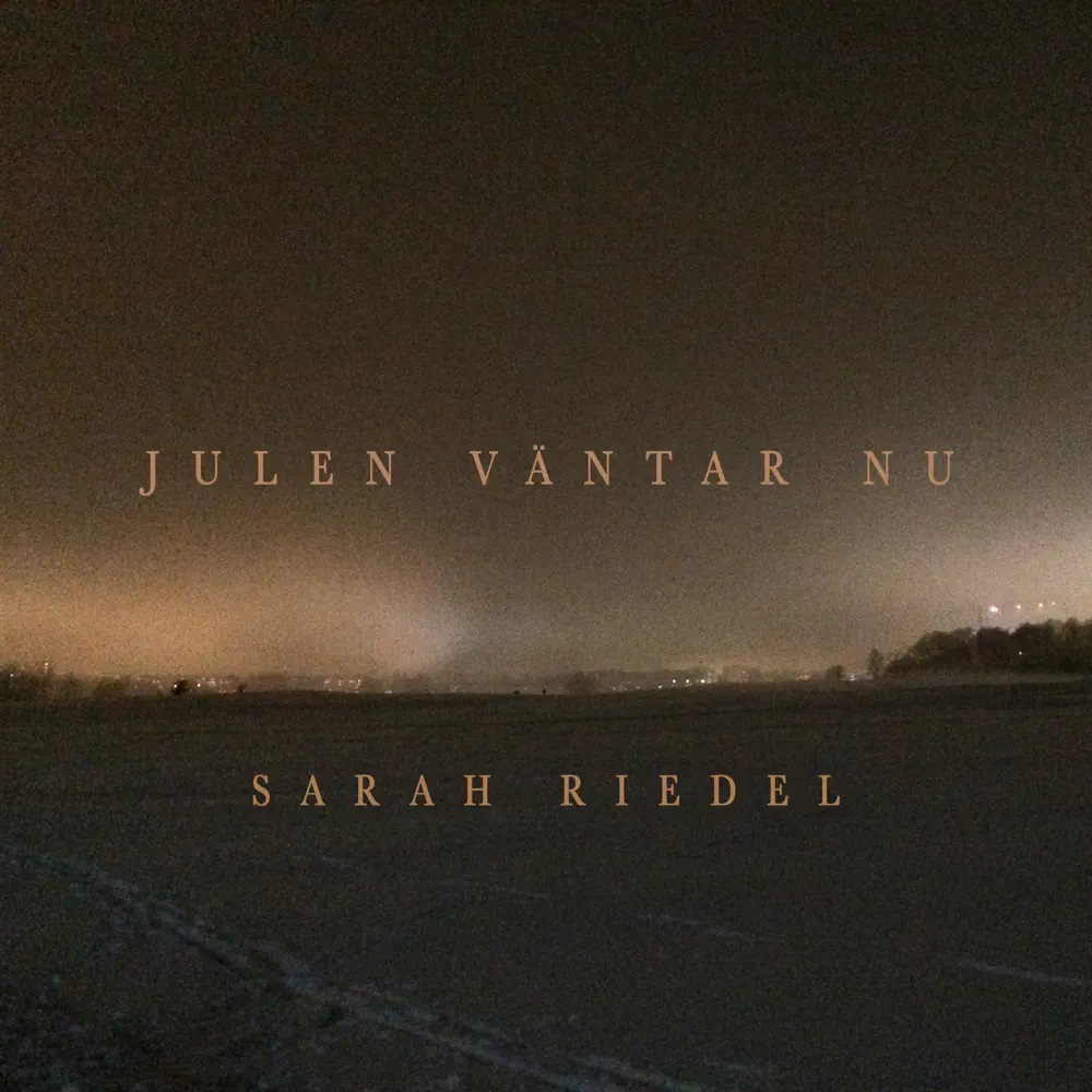Sarah Riedel — Julen väntar nu cover artwork