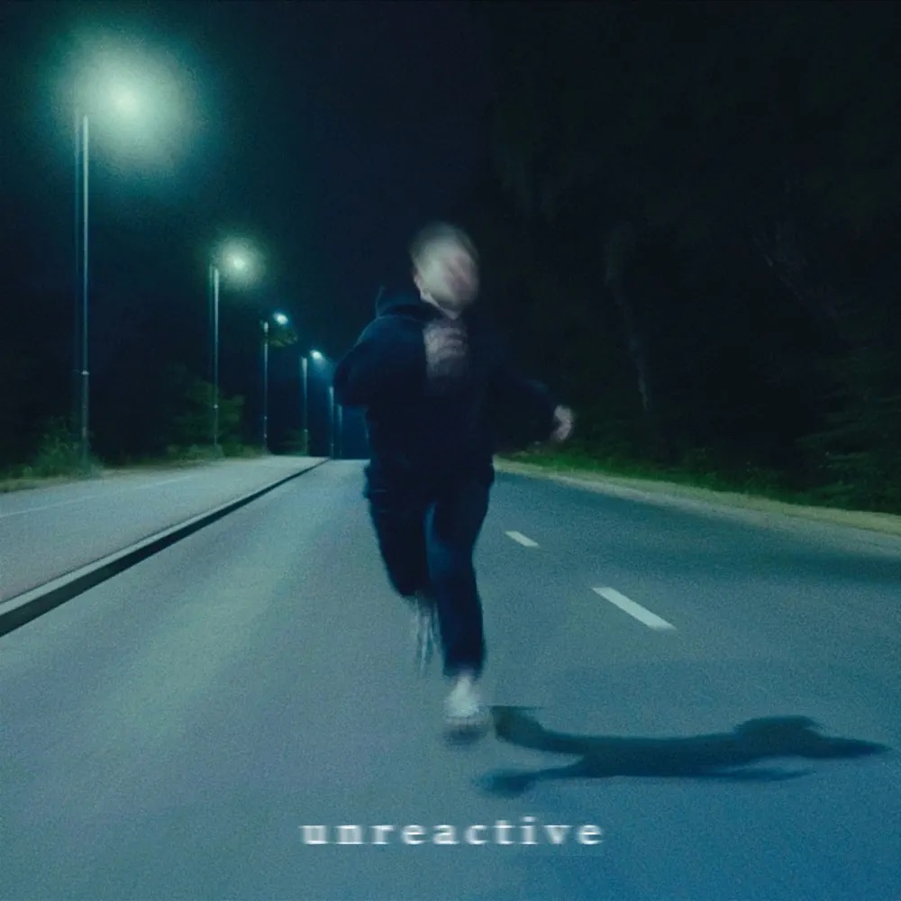Lav&#039; — Unreactive cover artwork