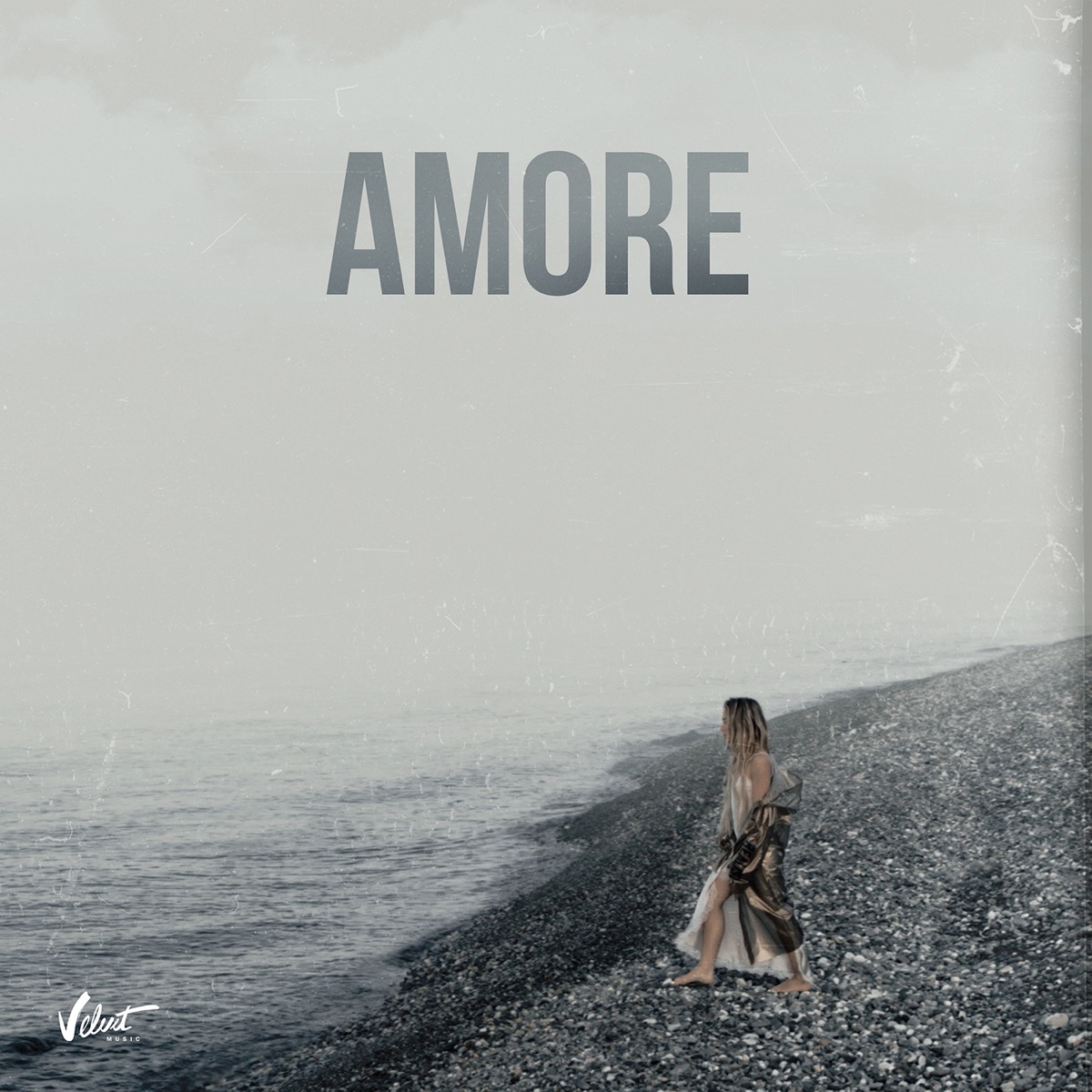Мари Краймбрери — AMORE (Dance Version) cover artwork