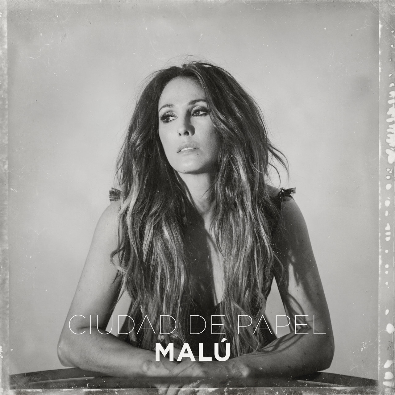 Malú — Ciudad De Papel cover artwork