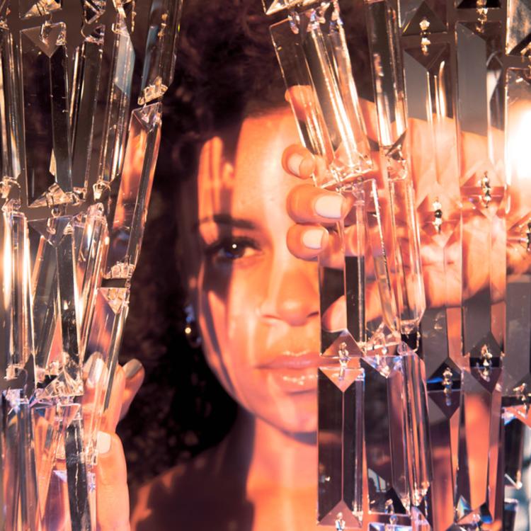 AlunaGeorge featuring Baauer — Champagne Eyes cover artwork