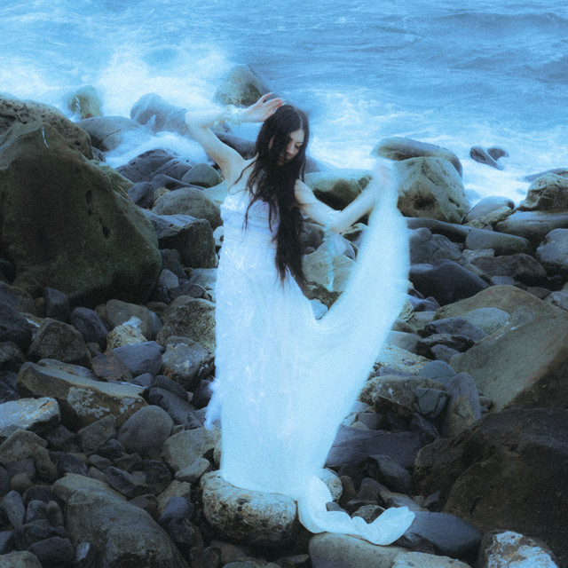 Ashley Sienna — aphrodite cover artwork