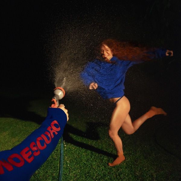 Carol Biazin — No Escuro, cover artwork