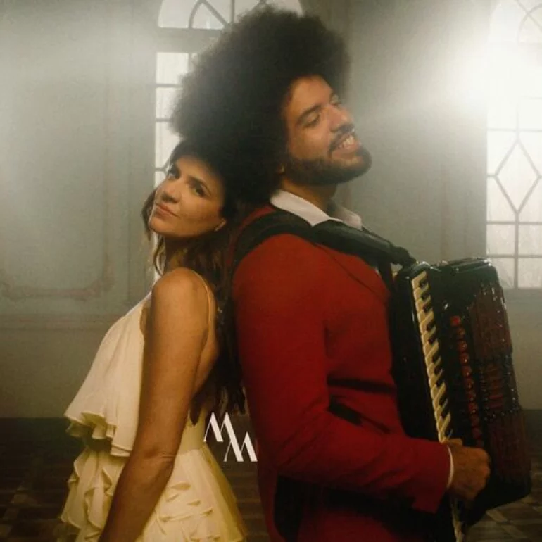 Mariana Aydar & Mestrinho — Mariana e Mestrinho cover artwork