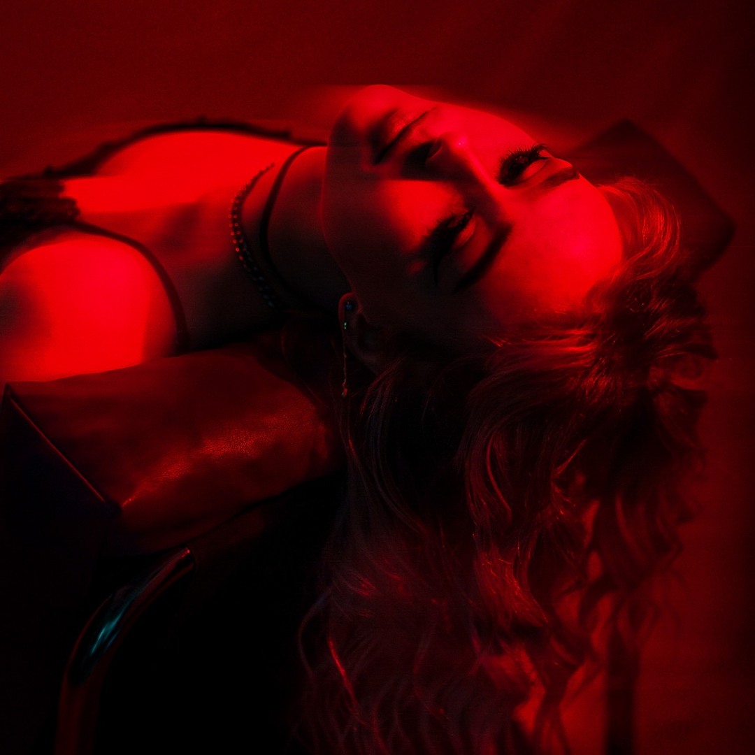 Valentyne — Delora cover artwork