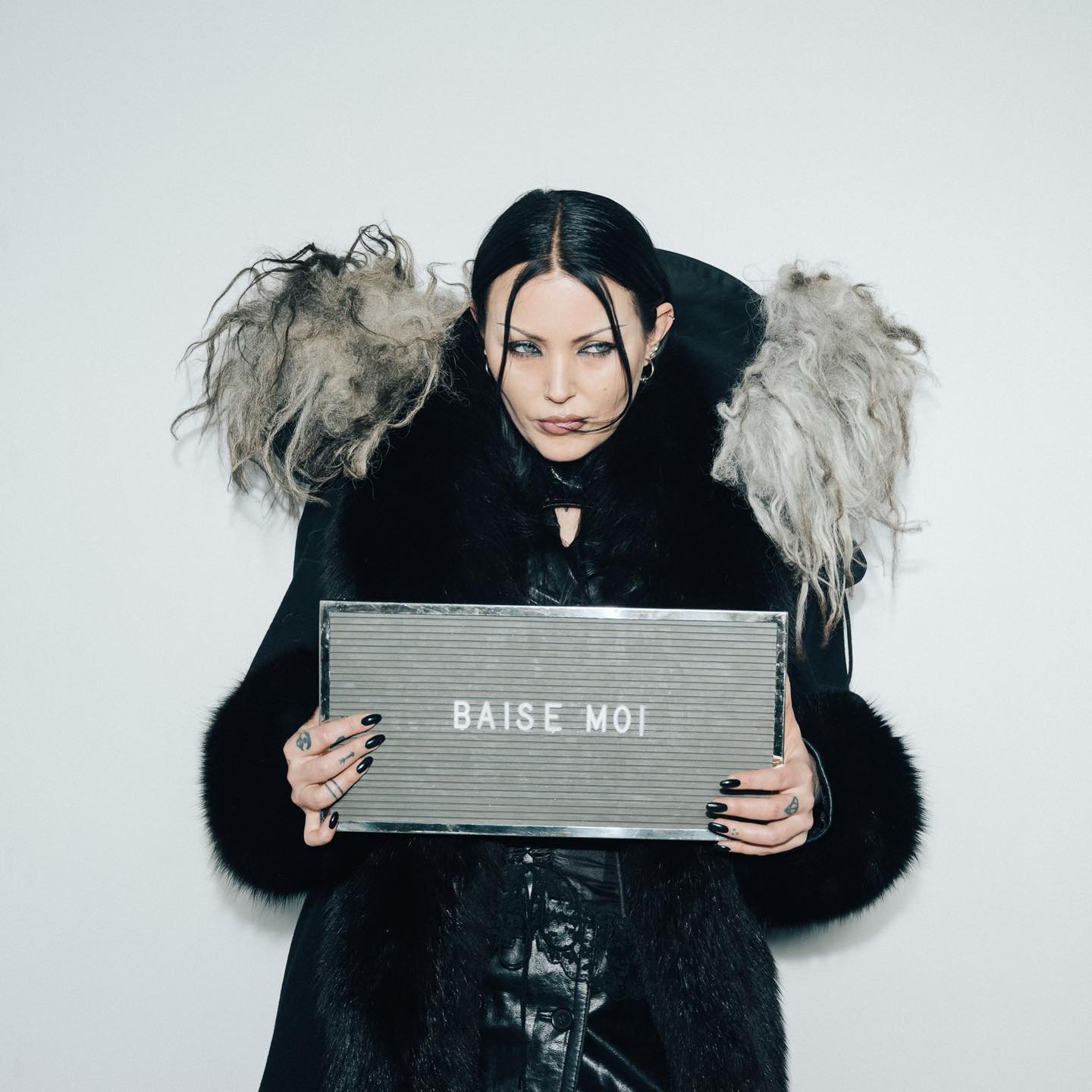Miriam Bryant — Baise moi cover artwork