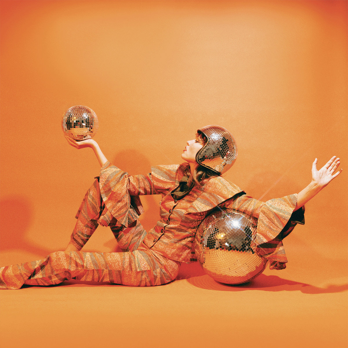 Ora the Molecule — Løveskatt cover artwork