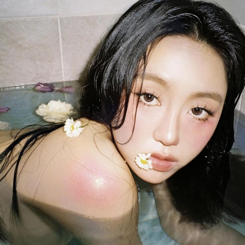Silly Silky Début cover artwork