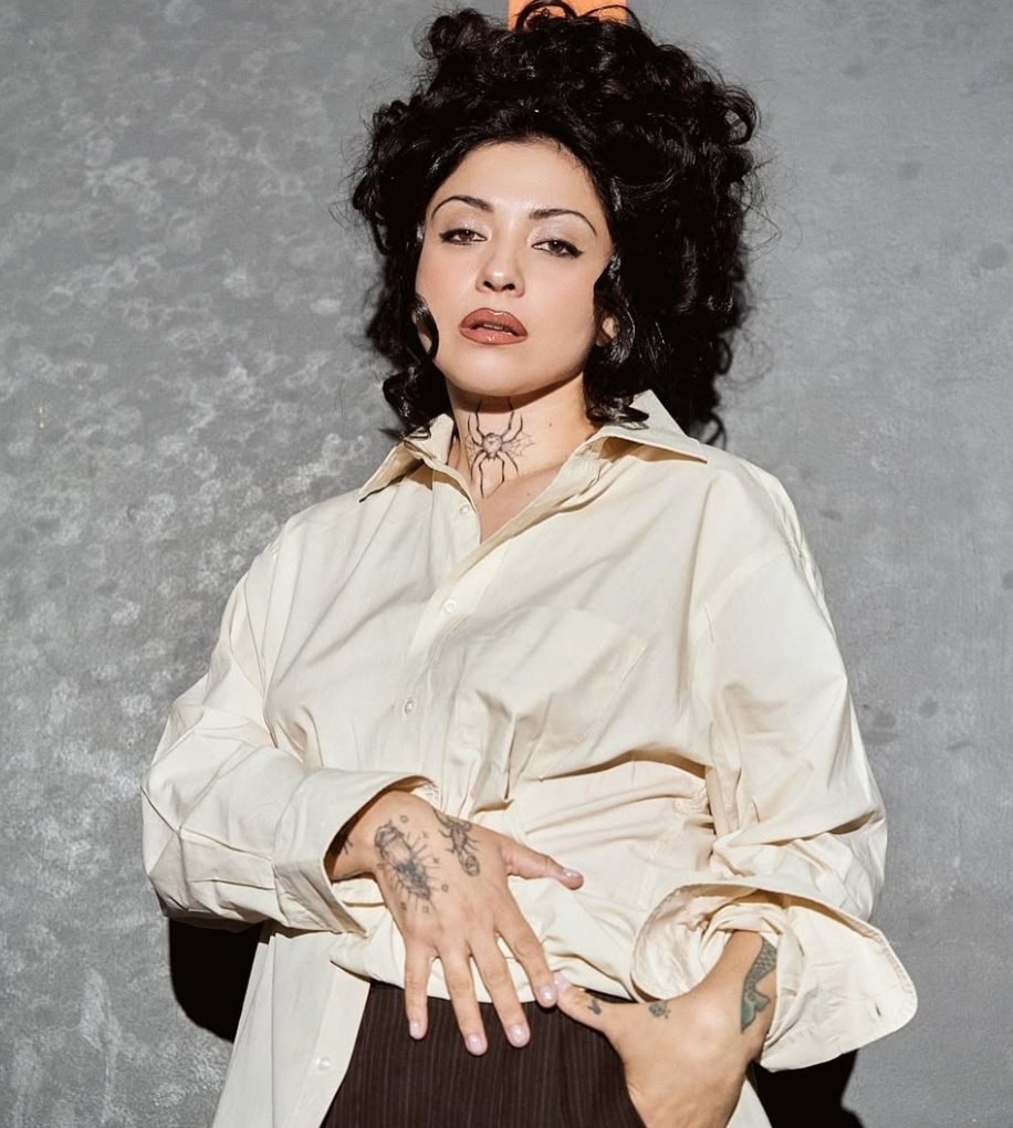 Universal Music — Mon Laferte cover artwork