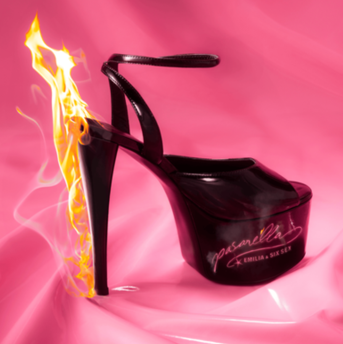 Emilia & Six Sex — pasarella 👠 cover artwork