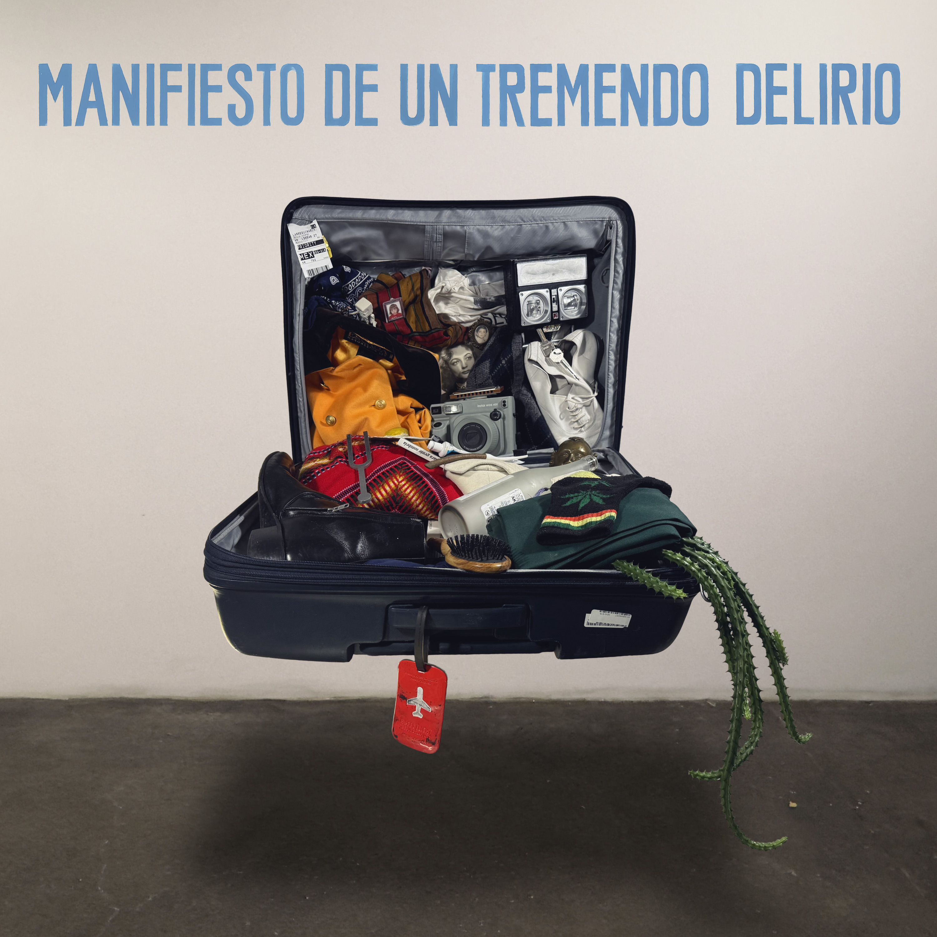 León Larregui Manifiesto de un Tremendo Delirio cover artwork