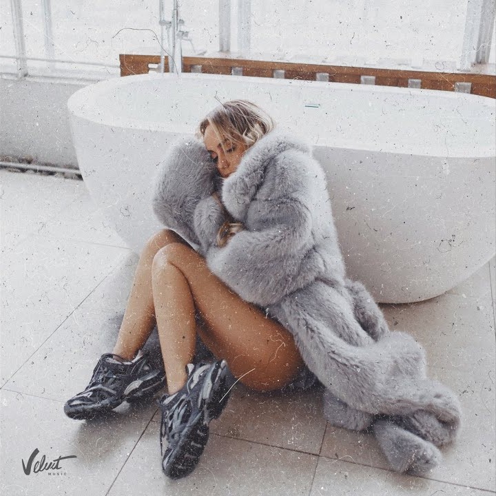 Мари Краймбрери — Пряталась в ванной cover artwork