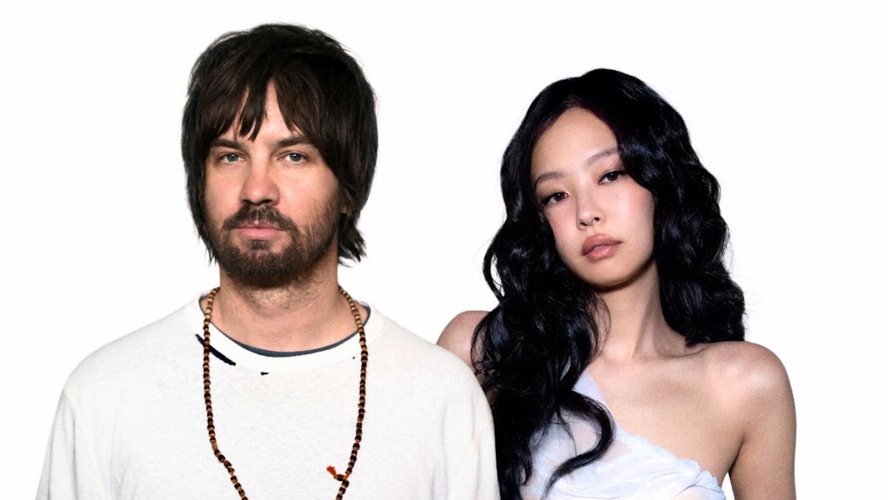 JENNIE ft. featuring Tame Impala Dracula (JENNIE Remix) cover artwork