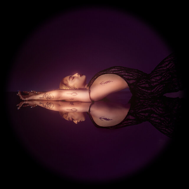 Kiana Ledé — Deeper cover artwork