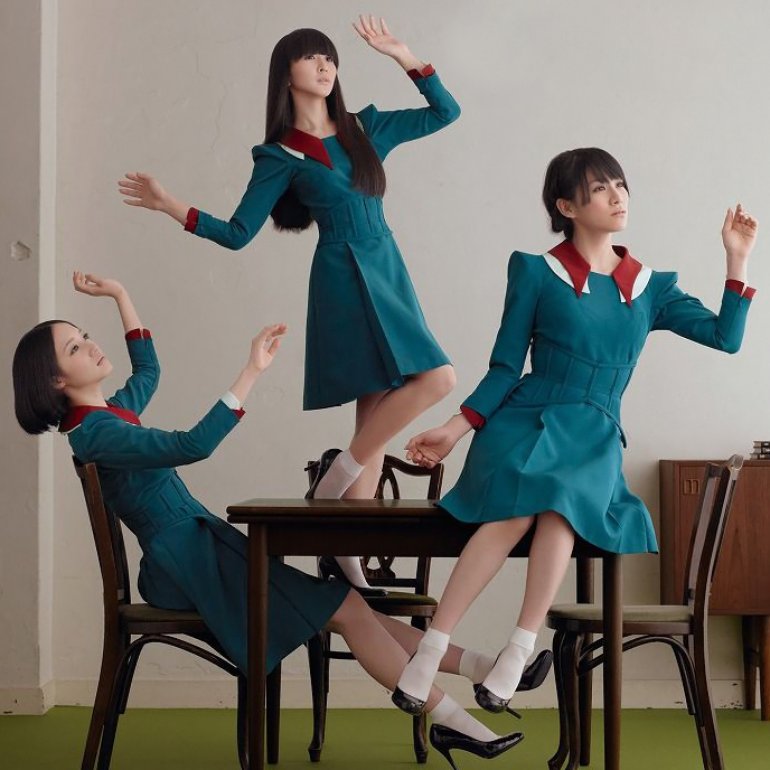Perfume Spending all my time cover artwork