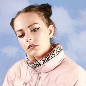 Hannah Diamond — Pink and Blue cover artwork