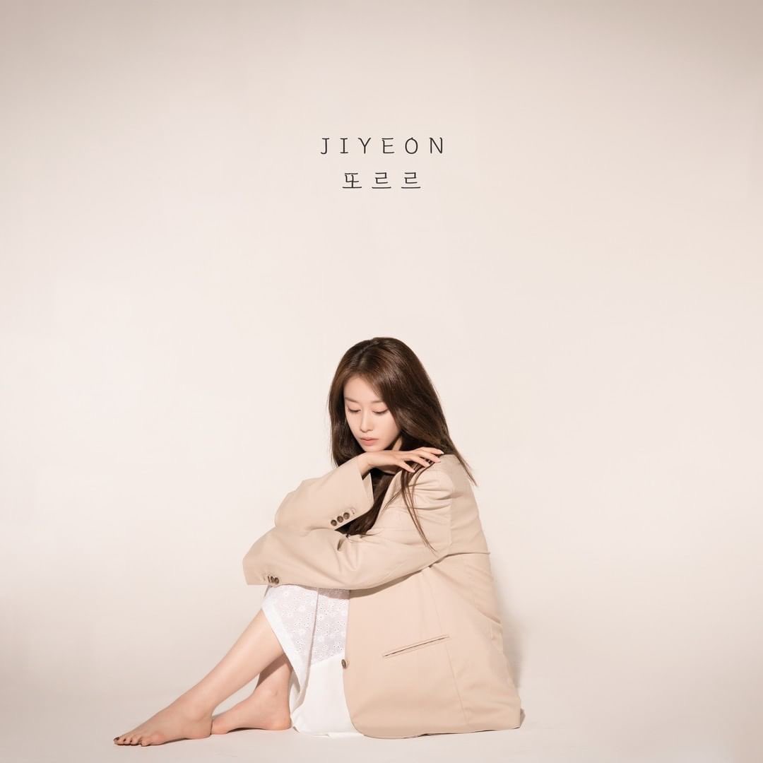 Jiyeon Rolling (2022) cover artwork