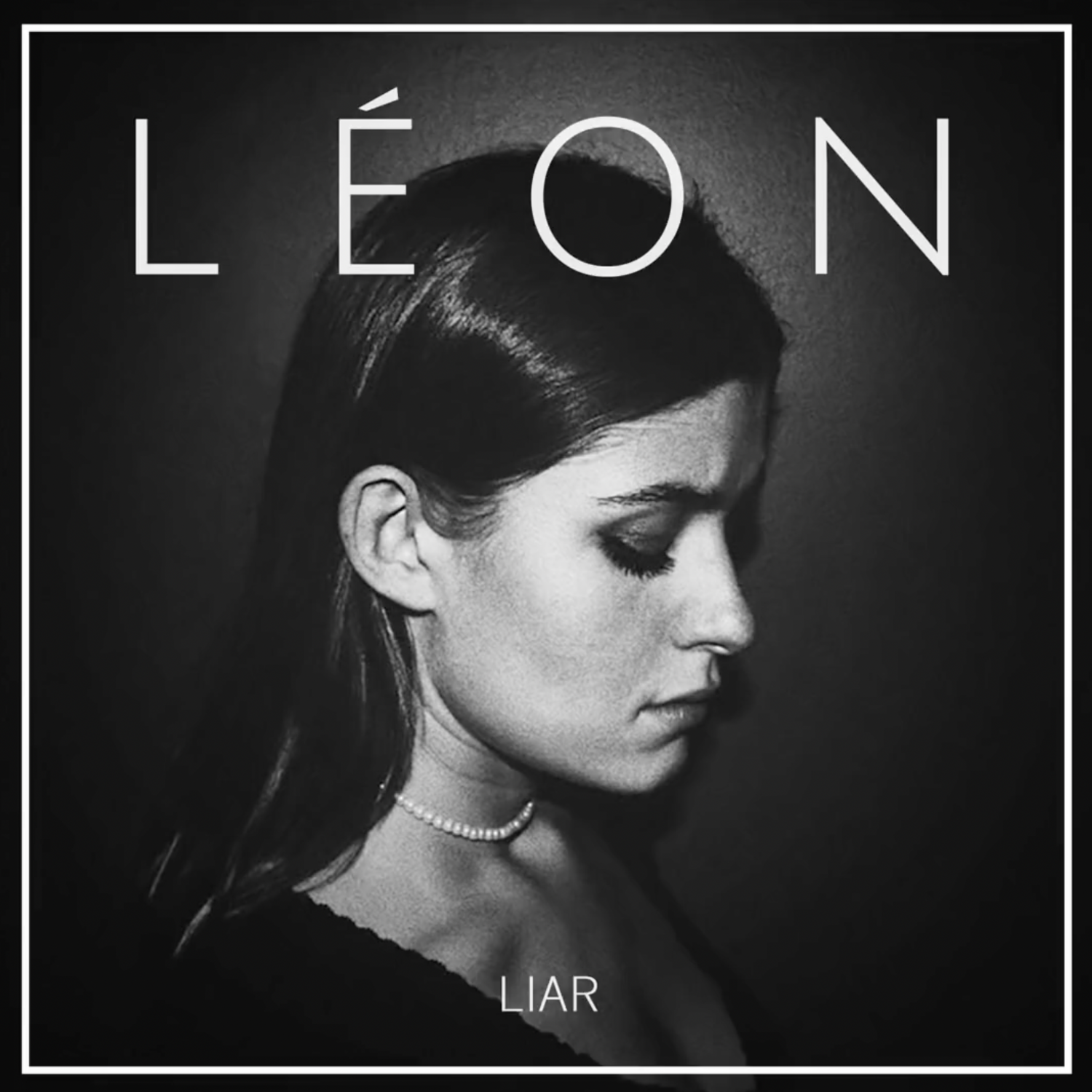 LÉON — Liar cover artwork