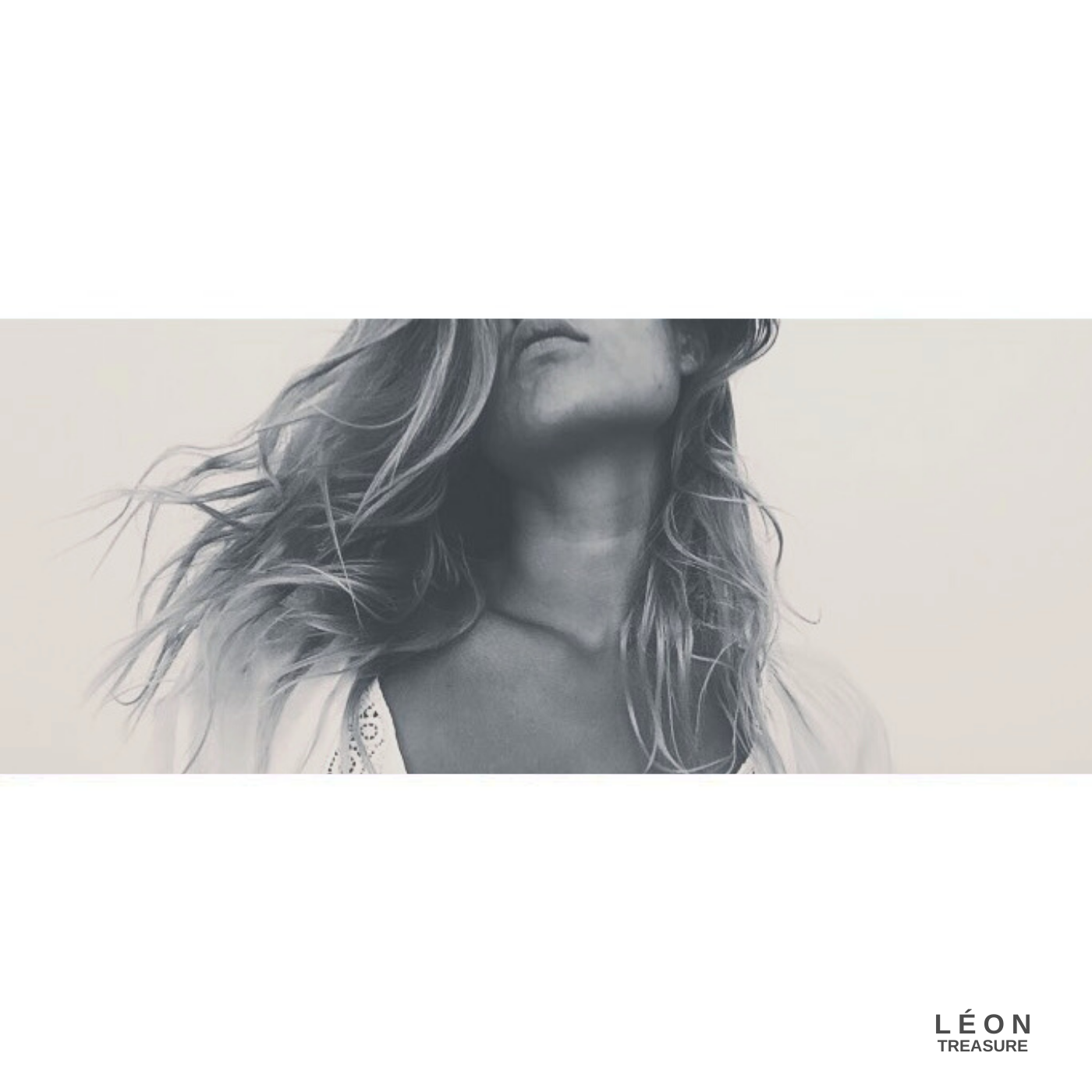 LÉON — Treasure cover artwork