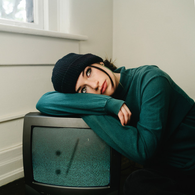 Sara Kays — Watching TV cover artwork