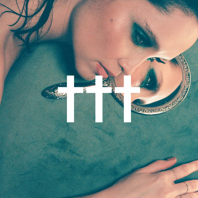 ✝✝✝ (Crosses) — Vivien cover artwork