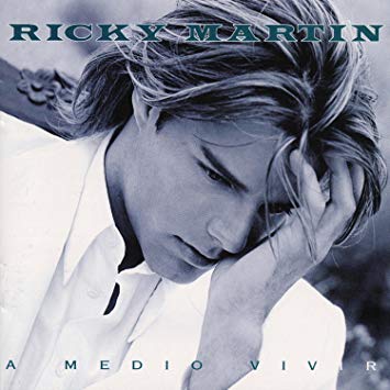 Ricky Martin A Medio Vivir cover artwork