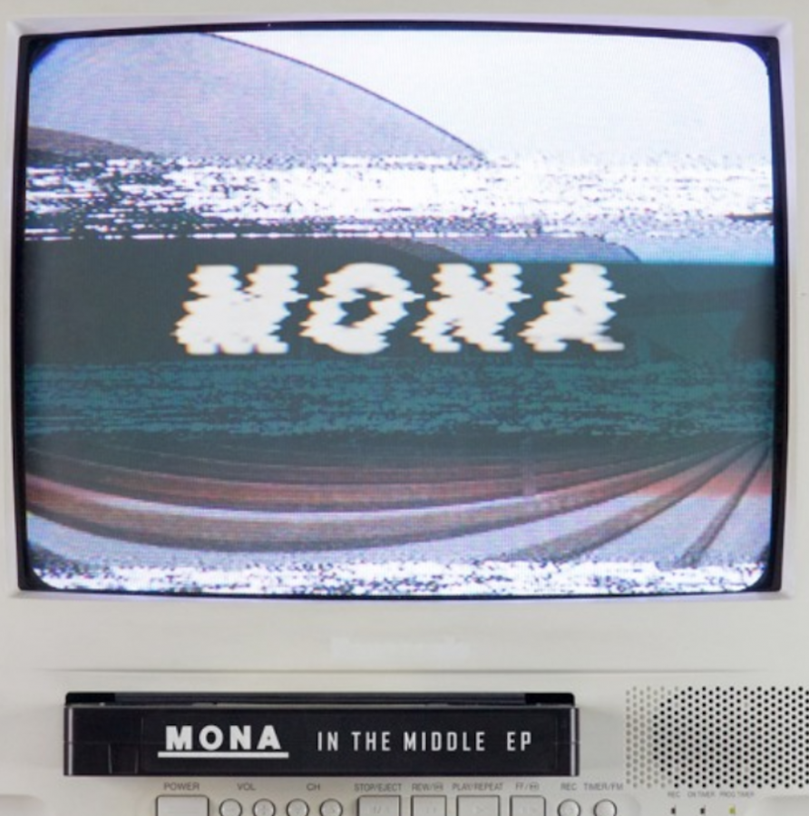 Mona In The Middle cover artwork